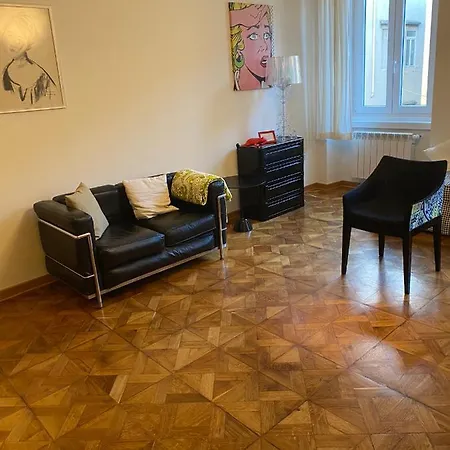 Dom wakacyjny Scalinata Del Teatro Rossetti Parcheggio