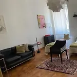 Scalinata Del Teatro Rossetti In Viale Xx Settembre Parcheggio *