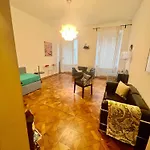 Scalinata Del Teatro Rossetti In Viale Xx Settembre Parcheggio * Trieste