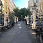 Scalinata Del Teatro Rossetti In Viale Xx Settembre Parcheggio Prázdninový dům *