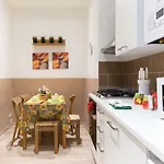 Tatil Evi Scalinata Del Teatro Rossetti In Viale Xx Settembre Parcheggio *