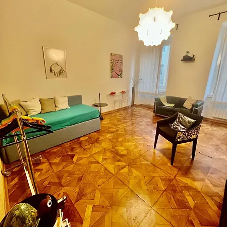 Feriehus Alla Scalinata Del Teatro Rossetti In Viale XX Settembre Parcheggio Trieste