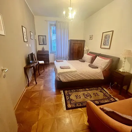 Feriehus Alla Scalinata Del Teatro Rossetti In Viale XX Settembre Parcheggio
