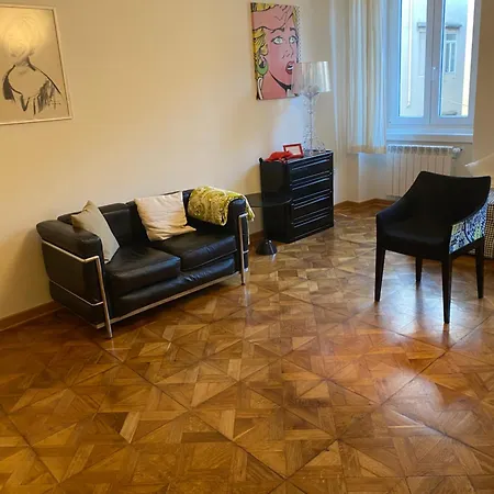 Tatil Evi Scalinata Del Teatro Rossetti In Viale Xx Settembre Parcheggio