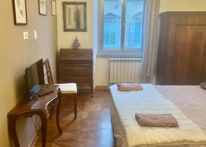 Scalinata Del Teatro Rossetti In Viale Xx Settembre Parcheggio Будинок відпочинку Трієст