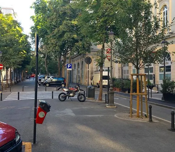 Будинок відпочинку Scalinata Del Teatro Rossetti In Viale Xx Settembre Parcheggio *