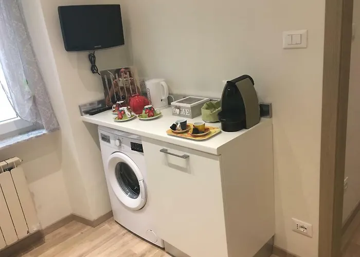 Scalinata Del Teatro Rossetti In Viale Xx Settembre Parcheggio *