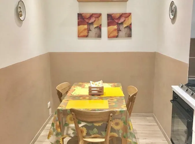 Scalinata Del Teatro Rossetti In Viale Xx Settembre Parcheggio Трієст