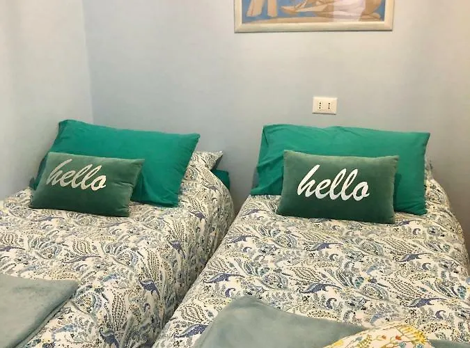 Будинок відпочинку Scalinata Del Teatro Rossetti In Viale Xx Settembre Parcheggio *