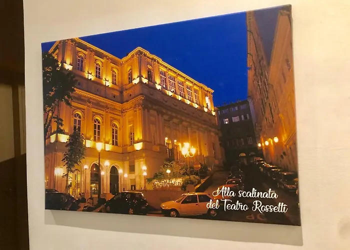 Scalinata Del Teatro Rossetti In Viale Xx Settembre Parcheggio Будинок відпочинку