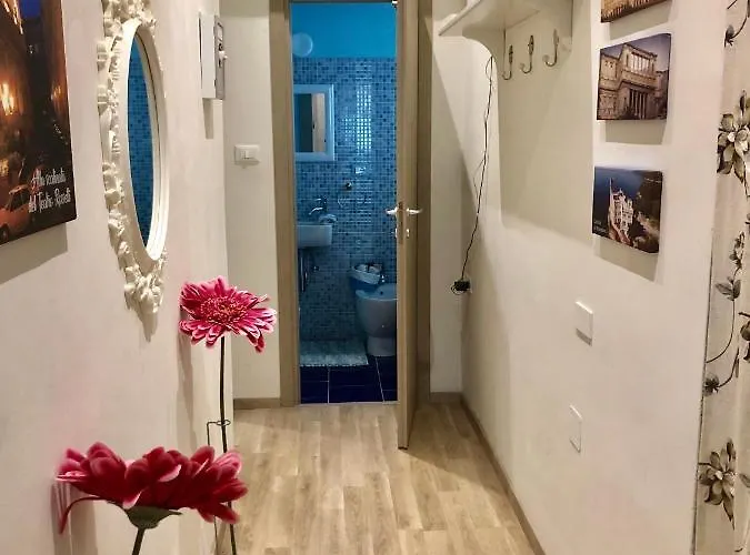 Будинок відпочинку Scalinata Del Teatro Rossetti In Viale Xx Settembre Parcheggio Трієст